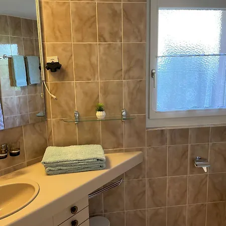 Nadine By Fewotessin Apartamento Muralto